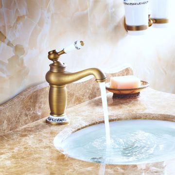Pesuallashana Wasser Antique Bronze